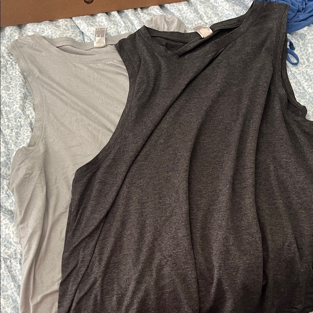 Yogalicious Gray and Black Sleeveless Tops